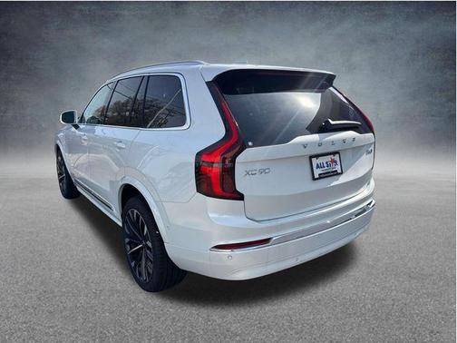 Crystal White Pearl 2026 Volvo XC90 B6 Ultra 7-Seater
