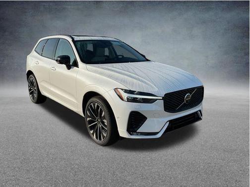 Crystal White Metallic 2026 Volvo XC60 B5 Ultra