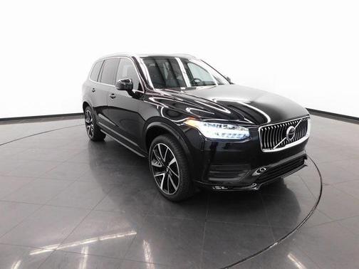 2022 Volvo XC90 T6 Momentum