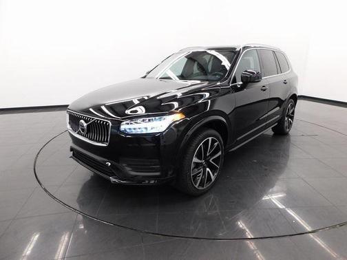 2022 Volvo XC90 T6 Momentum