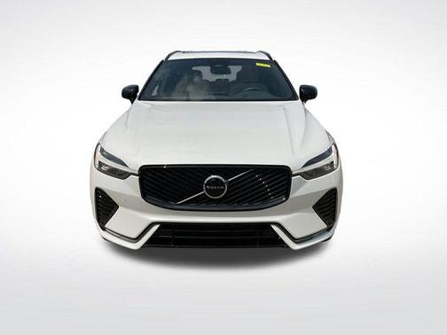 Crystal White Metallic 2026 Volvo XC60 B5 Core
