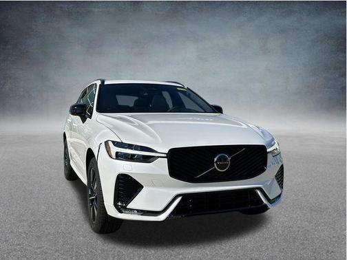 Crystal White Metallic 2026 Volvo XC60 B5 Core