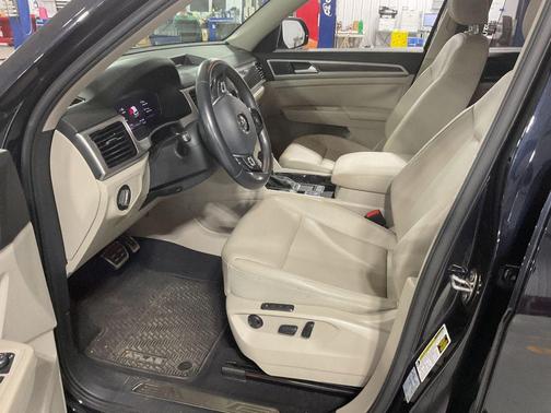 Deep Black Pearl 2019 Volkswagen Atlas 3.6L SEL