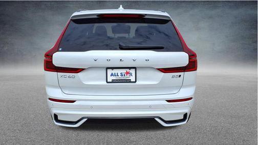 Crystal White Metallic 2026 Volvo XC60 B5 Core