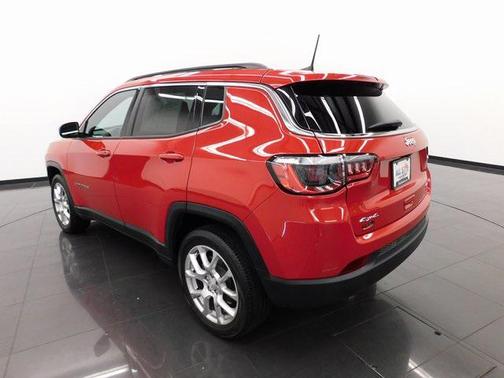 2023 Jeep Compass Latitude Lux