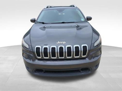 Granite Crystal Metallic Clearcoat 2017 Jeep Cherokee Latitude