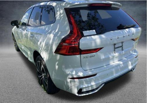 Crystal White Metallic 2024 Volvo XC60 B5 Plus Dark Theme