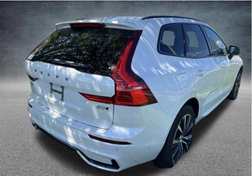 Crystal White Metallic 2024 Volvo XC60 B5 Plus Dark Theme