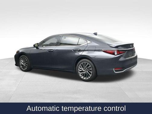 2025 Lexus ES 300h Luxury