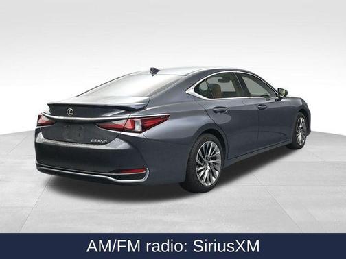 2025 Lexus ES 300h Luxury