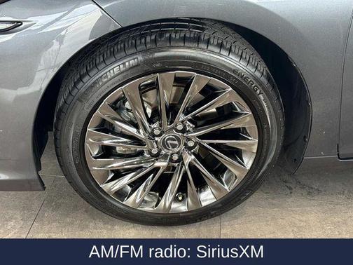 2025 Lexus ES 300h Luxury