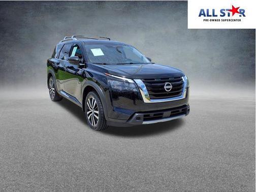 Super Black 2025 Nissan Pathfinder Platinum FWD