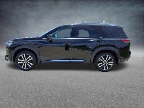 Super Black 2025 Nissan Pathfinder Platinum FWD