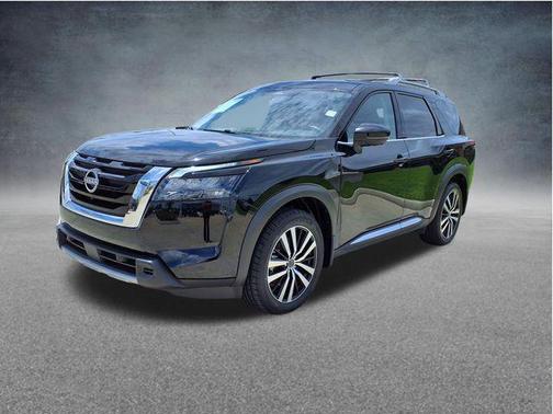 Super Black 2025 Nissan Pathfinder Platinum FWD