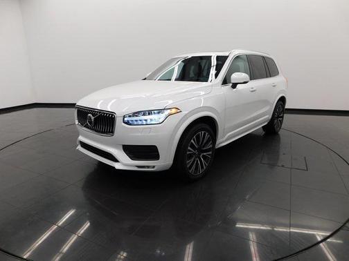 2022 Volvo XC90 T6 Momentum