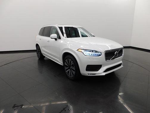 2022 Volvo XC90 T6 Momentum