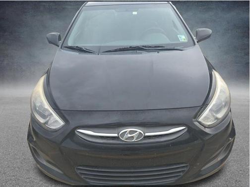 Ultra Black Pearl 2016 Hyundai Accent SE