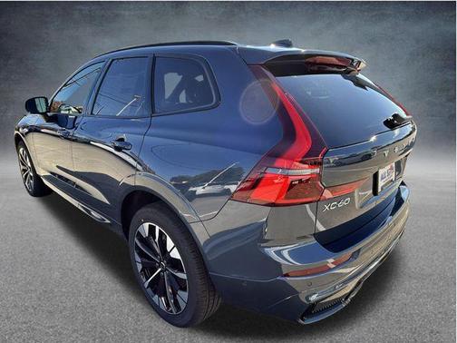 Denim Blue Metallic 2026 Volvo XC60 B5 Plus