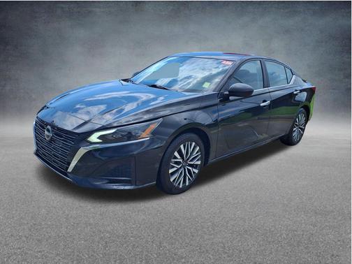 Super Black Clearcoat 2025 Nissan Altima 2.5 SV