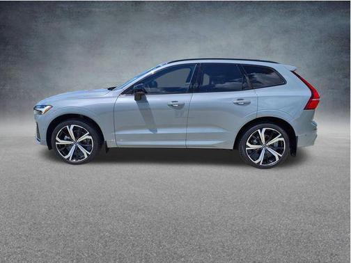 Vapour Grey Metallic 2024 Volvo XC60 B5 Ultimate Dark Theme