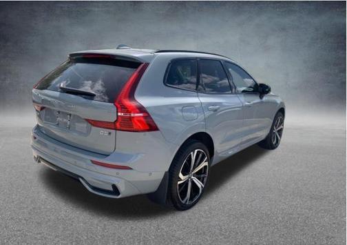 Vapour Grey Metallic 2024 Volvo XC60 B5 Ultimate Dark Theme