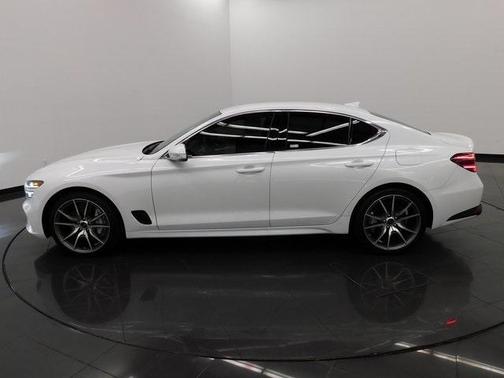 2024 Genesis G70 2.5T RWD