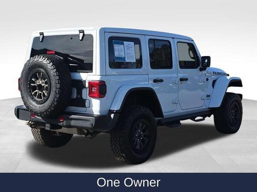 Bright White Clearcoat 2023 Jeep Wrangler Rubicon 392