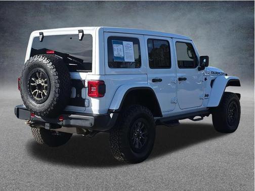 Bright White Clearcoat 2023 Jeep Wrangler Rubicon 392
