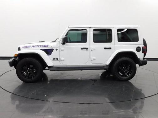 2023 Jeep Wrangler 4-Door Sahara Altitude 4x4