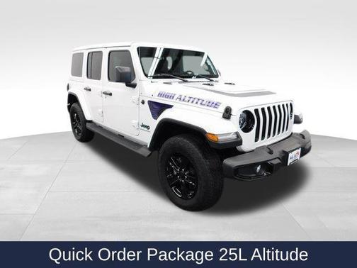 2023 Jeep Wrangler 4-Door Sahara Altitude 4x4