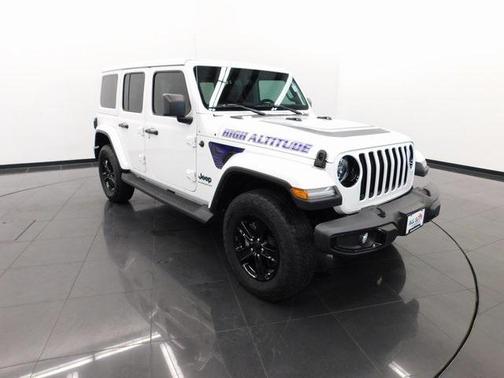 2023 Jeep Wrangler 4-Door Sahara Altitude 4x4