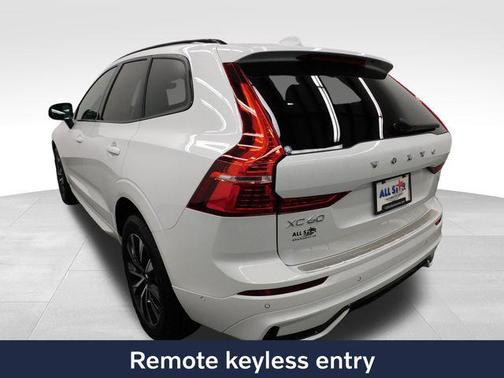 2024 Volvo XC60 B5 Plus Dark Theme
