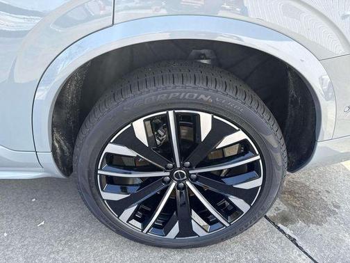 2026 Volvo XC90 Ultra, B6 AWD Gas (mild hybrid), Gasoline, Bright, 7 Seats