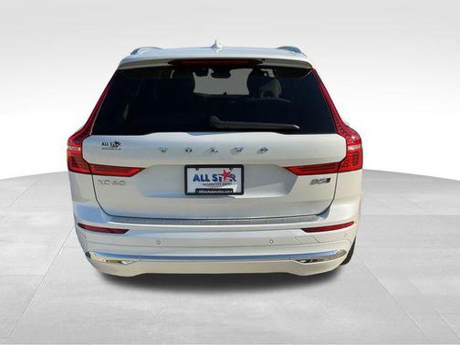 2023 Volvo XC60 B5 Ultimate Bright Theme