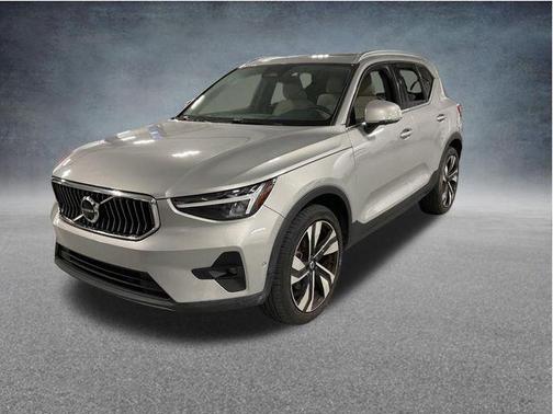 Silver Dawn Metallic 2023 Volvo XC40 B5 Plus Bright Theme