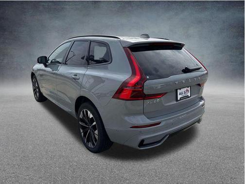 Vapour Grey Metallic 2026 Volvo XC60 B5 Plus