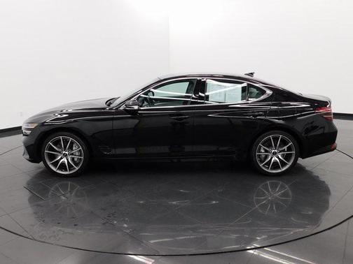 2024 Genesis G70 2.5T RWD