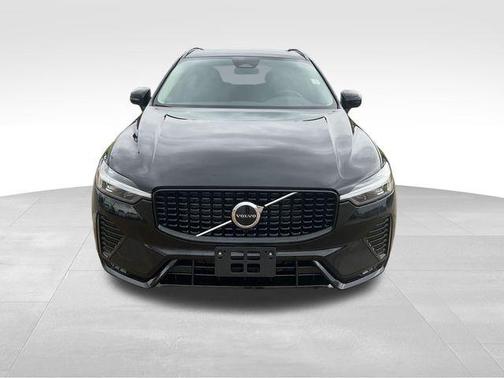 2025 Volvo XC60 B5 Core