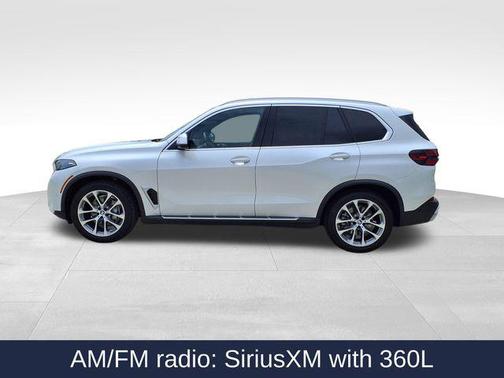 White Metallic 2024 BMW X5 xDrive40i