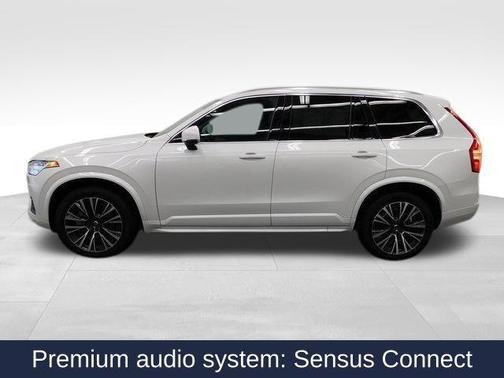 2022 Volvo XC90 T6 Momentum