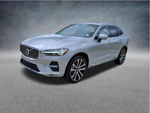 Silver Dawn Metallic 2023 Volvo XC60 B5 Ultimate Bright Theme