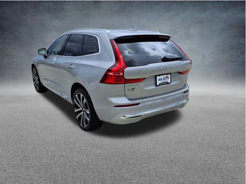 Silver Dawn Metallic 2023 Volvo XC60 B5 Ultimate Bright Theme