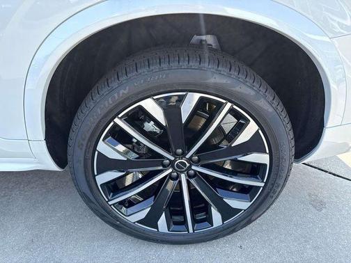 2026 Volvo XC90 B6 Ultra 7-Seater