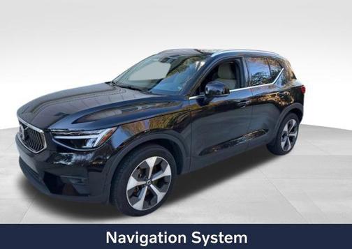 2023 Volvo XC40 B5 Plus Bright Theme