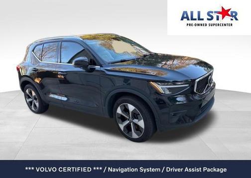 2023 Volvo XC40 B5 Plus Bright Theme