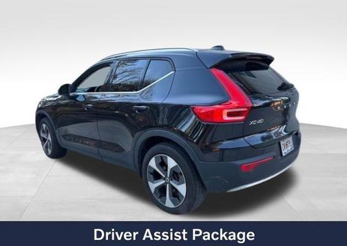 2023 Volvo XC40 B5 Plus Bright Theme