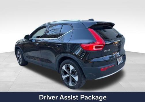 2023 Volvo XC40 B5 Plus Bright Theme