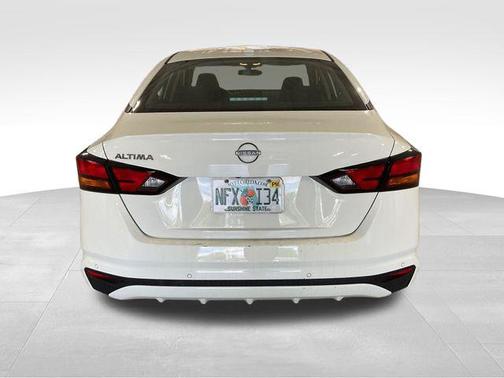 Glacier White 2025 Nissan Altima 2.5 SV