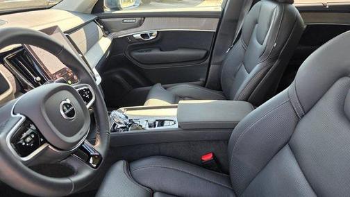 2025 Volvo XC90 B6 Ultra