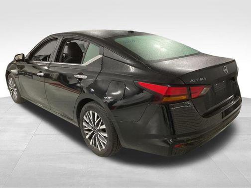 Super Black Clearcoat 2025 Nissan Altima 2.5 SV